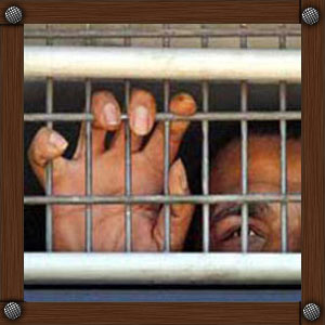 الأمريكان يفرجون عن  المعتقلين مقابل عدم طلب تعويضات مالية