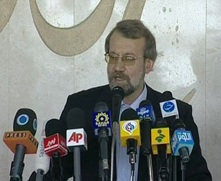 رئيس مجلس الشورى الايراني: مشكلتنا مع امريكا  معقدة  لا تحل عبر تحوير الكلمات وانتقاء الالفاظ