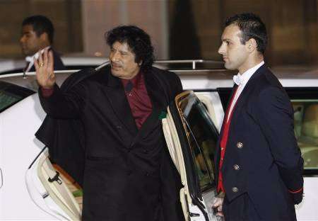 رحلة نهرية للقذافي تغضب رئيس بلدية باريس