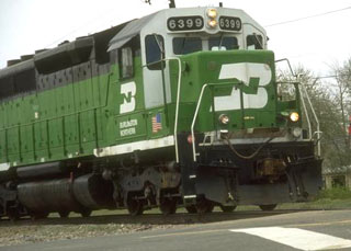 العراق تسلم خمس  قاطرات  كاتمة للهب من مجموع احدى وثلاثين  قاطرة