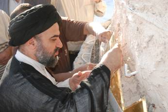 أنجاز 55% من أعمال تذهيب مأذنتي العتبة العباسية ،والصافي  يضع البلاطة الأولى فيها