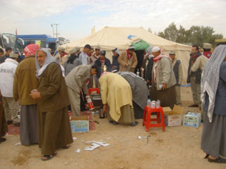 77 لاجئا عراقيا كانوا في السعودية يطالبون الحكومة العراقية باسترجاع اموالهم الخاصة داخل المملكة او تعويضهم