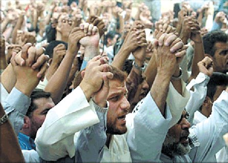 صلاة مشتركة في الديار المقدسة بين وفدي حجاج كربلاء والانبار