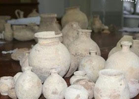 العثور على قبر في محافظة صلاح الدين  يضم ثلاثين قطعة اثرية لفترة ما قبل الاسلام