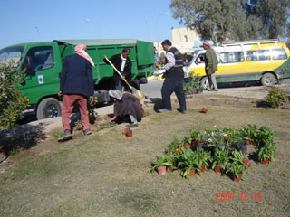 طلبة مدارس ناحية الحر يشاركون في مشروع ( النظافة من الإيمان)