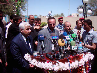 كربلاء تشهد تسلم المحافظ ونائبيه ورئيس المجلس ونائبه المناصب الجديدة رسميا وادائهم اليمين