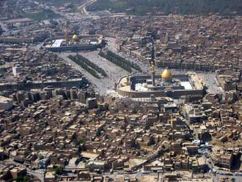 المياه الجوفية تهدد مناطق وسط مدينة كربلاء والاهالي يشكون اهمال مديرتي الموارد المالية والمجاري