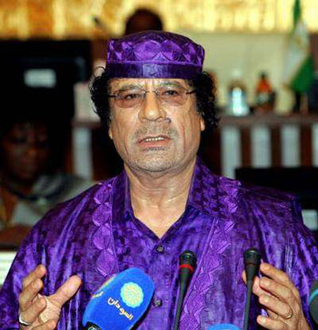 القذافي في رسالته لـ (عزة الدوري) : يجب ان تحاكموا كما يحاكم العملاء