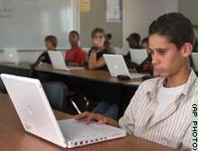 أطباء يحذرون من ظاهرة مريض الوهم الإلكتروني