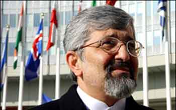 إيران تنفي مجدداً رغبتها في امتلاك السلاح النووي