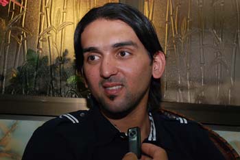 اللاعب نشأت اكرم يزور مدينة  كربلاء ويؤكد ان المدرب (بورا)  من افضل المدربين الذين عمل معهم