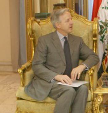 السفير البريطاني يعلن عن قرب  إقرار الاتفاقية الأمنية مع بغداد