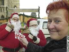 لص يستخدم أسلوب بابا نويل.. فيعلق في المدخنة