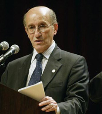 محافظ البنك المركزي العراقي في النجف : مديونية العراق وصلت إلى ما يقارب ال140 مليار دولار