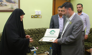 العتبة الحسينية المقدسة تكرم نائبة في البرلمان العراقي