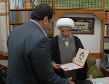 خلال تكريمه في العتبة الحسينية... مدير شبكة الاعلام العراقي ينفي وجود اي تدخل في عمل الشبكة ويخشى من حدوثه في فترة الانتخابات