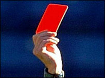 حكم عراقي يتالق في الدوري الكروي السويدي