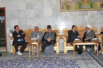 الكربلائي يستقبل دولة رئيس الوزراء في الصحن الحسيني الشريف