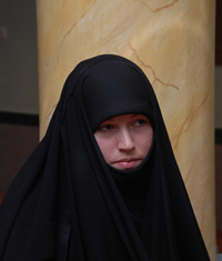 امرأة مسيحية اعتنقت  الاسلام لموقع نون :الاسلام خير دين وفر الحماية للمرأة