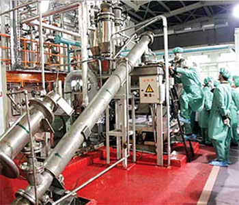 إيران تدعو الغرب إلى تدمير أسلحته النووية... والعراق لن يسمح لأحد باستخدام مجاله الجوي لضرب إيران