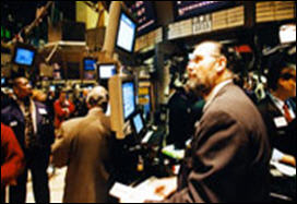 الأسهم الأميرکية تغلق على انخفاض کبير