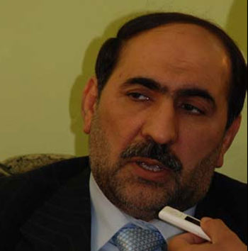 من كربلاء وزير المهجرين والمهاجرين يطالب البرلمان بالإسراع بتشريع قانون التعويضات للمتضررين والمهجرين العائدين