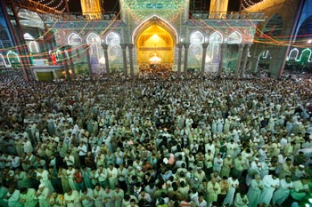 عتبات كربلاء تتخذ الحيطة والحذر ومسؤوليها يعلنون عدم اغلاقها امام الزائرين