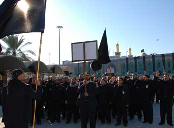 موكب العتبتين الحسينية والعباسية ينطلق من الصحن الحسيني لاحياء ذكرى شهادة الامام جعفر الصادق (عليه السلام )