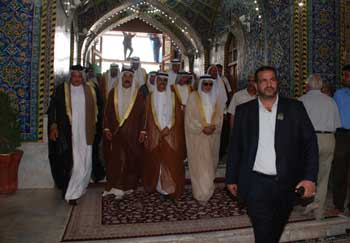 شيوخ عشائر الجنابات في جرف الصخر يزورون العتبة الحسينية ويلتقون بأمينها العام