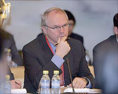 السفير الأميركي من البصرة: نحن جادون في معالجة أزمة المياه