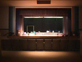 مسرحية (لعبة الكراسي) في  مدينة كربلاء