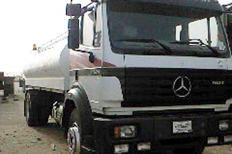 مديرية الوقف الشيعي في كربلاء تساهم بسد نقص مياه الشرب في بعض الاحياء السكنية