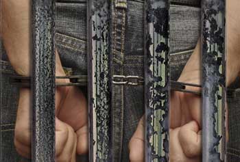 اعتقال زعيم عشيرة صدام بتهمة تمويل المسلحين