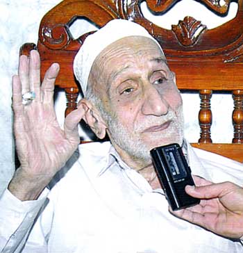 موقع نون يلتقي المعمار الذي بنى قبة العسكريين في سامراء عام 1952