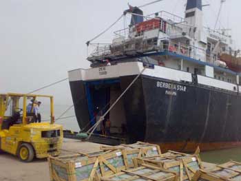 وصول باخرتين ايرانيتين الى ميناء المعقل  في البصرة