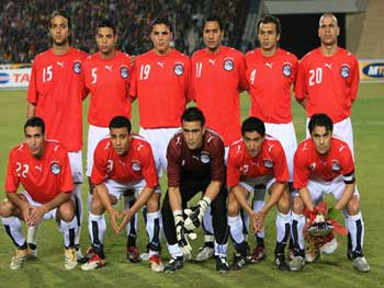 المنتخب المصري لكرة القدم يفوز على نظيره الجزائري بهدفين مقابل لا شيء