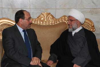 المالكي يزور العتبة الحسينية : هناك من القوى السياسية من يسره أن تحصل عمليات إرهابية ليؤشر بإصبع الاتهام على الحكومة