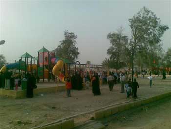 العوائل الكربلائية تقضي ايام العيد في متنزه الحسين الترفيهي