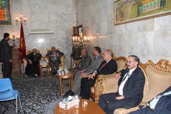 الشيخ الكربلائي يستقبل وفد شريحة العلماء والمثقفين من المغتربين العراقيين ويدعوهم إلى موقف مساند لبلدهم