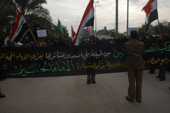 العشائر العراقية تتقدمها عشيرة بني أسد تحيي ذكرى مدفن الامام الحسين -تقرير مصور -