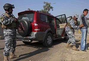 اغتيال ضابط في استخبارات في الجيش واصابة 4 بمفخخة في مرآب وزارة النقل