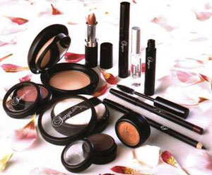 تحذير وزاري من مغبة استعمال مواد التجميل والعطور والأصباغ المستوردة