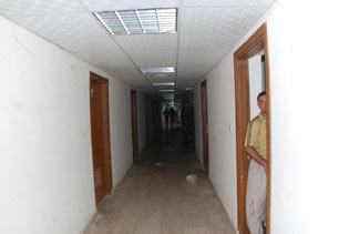 طلبة الأقسام الداخلية في جامعة كربلاء تعاني من نقص الخدمات والمسؤولون يؤكدون عدم تعاون طلبة الأقسام معهم