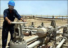 منتسبوا مصفى النجف يقومون بحملة للتبرع بالدم