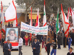 أبناء قضاء الهندية يستنكرون الإساءة الى مقام المرجعية الدينية