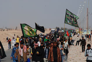 حملة لاكساء شارع ياحسين الرئيسي الذي يربط النجف بكربلاء والمخصص للزائرين القاصدين كلتا المدينتين مشيا على الاقدام
