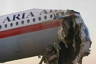 سقوط اكثر من 40 جريحاً باندلاع حريق في طائرة ركاب إيرانية أثناء الهبوط