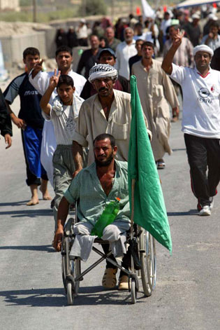 الصابئة المندائيون يشاركون في زيارة الأربعين سيرا على الأقدام الى كربلاء