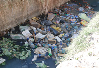 نهر الحسينية في كربلاء :شاهدَ‘ حي في ضمائر المسؤولين (تقرير مصور)