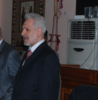 علي الاديب :ضعف ادارة البرلمان واستعراضها لبيانات عقيمة وراء عدم اقرار الكثير من القرارات المهمة